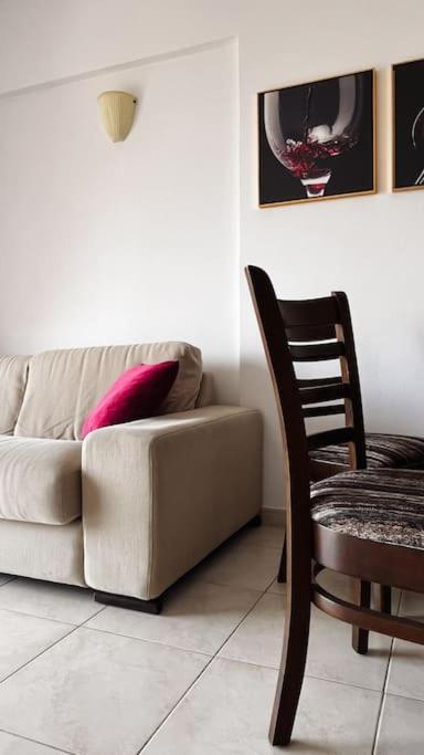 Sea Breeze Apartment *
